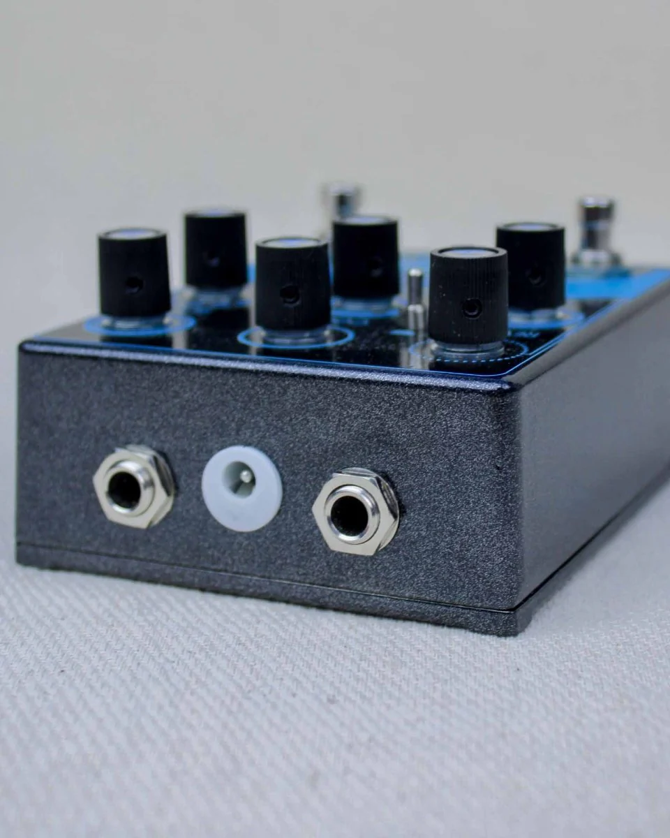 Frost Giant Electronics Eidolon Delay Reverb & Clean Boost FX Pedal - Image 7