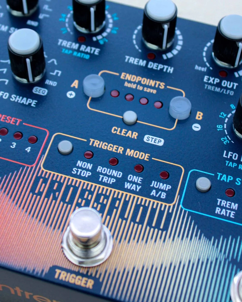 Intrepid Audio Crossflow Modulating Stereo Tremolo & Expression Controller FX Pedal - Image 3