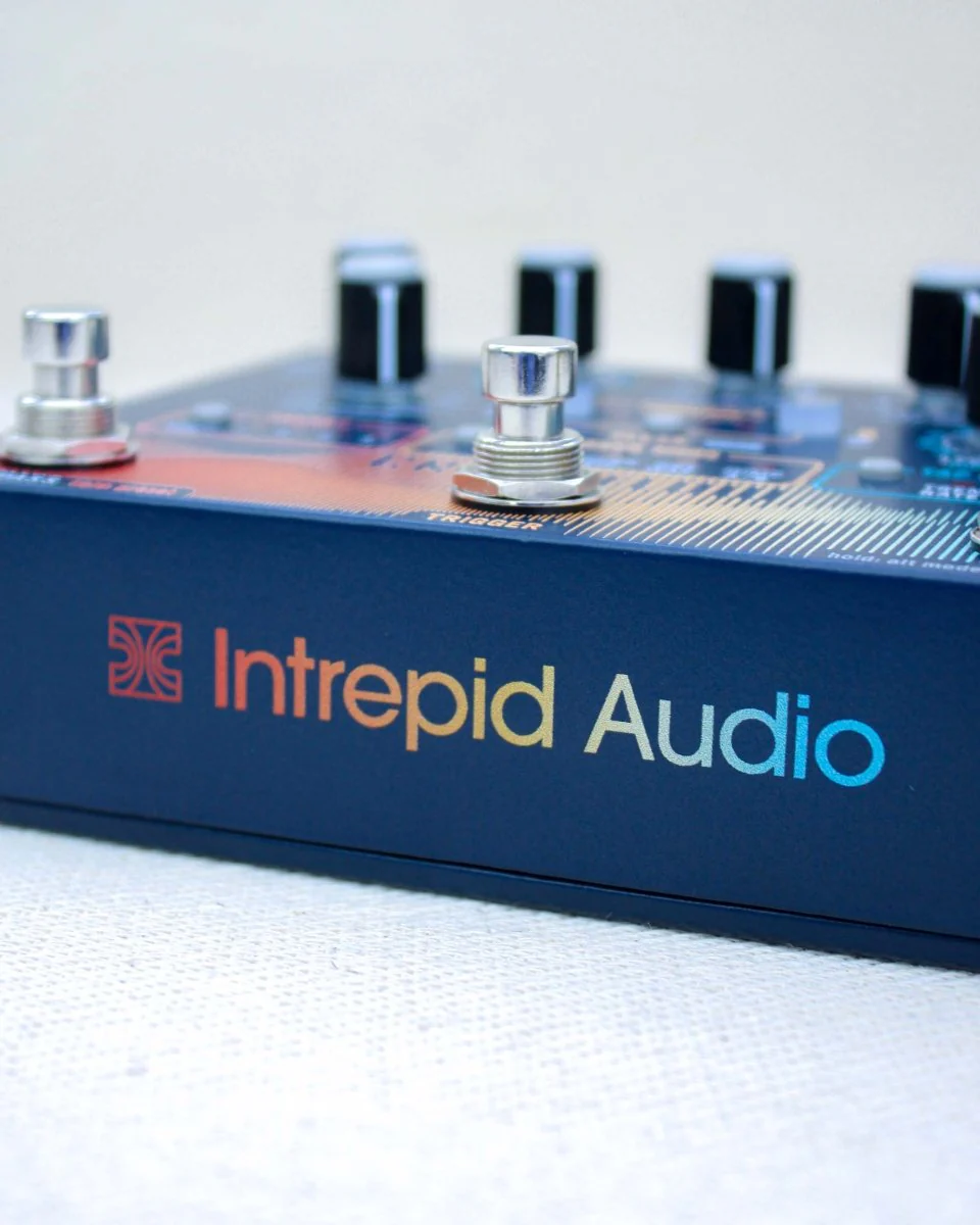 Intrepid Audio Crossflow Modulating Stereo Tremolo & Expression Controller FX Pedal - Image 4