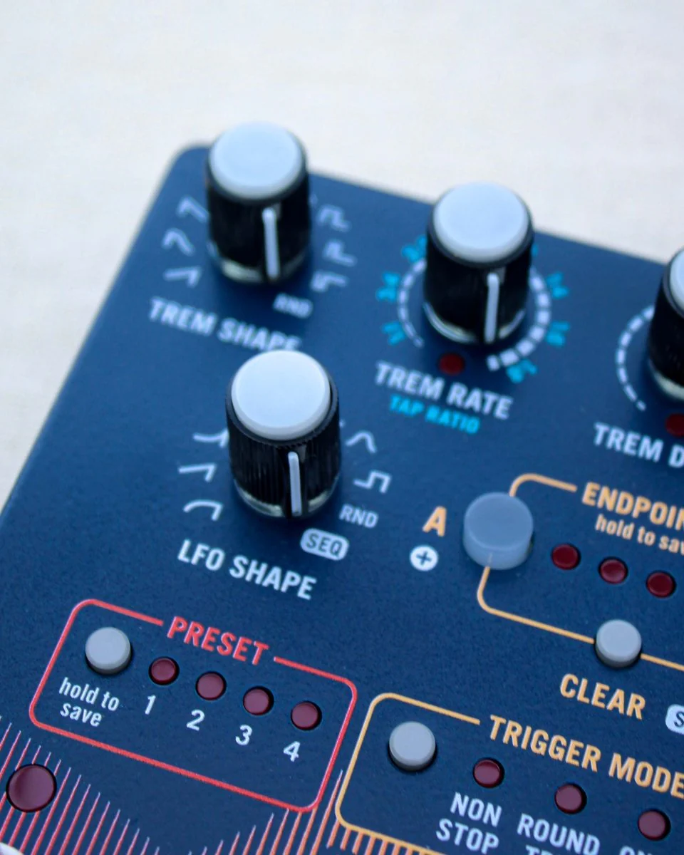 Intrepid Audio Crossflow Modulating Stereo Tremolo & Expression Controller FX Pedal - Image 5