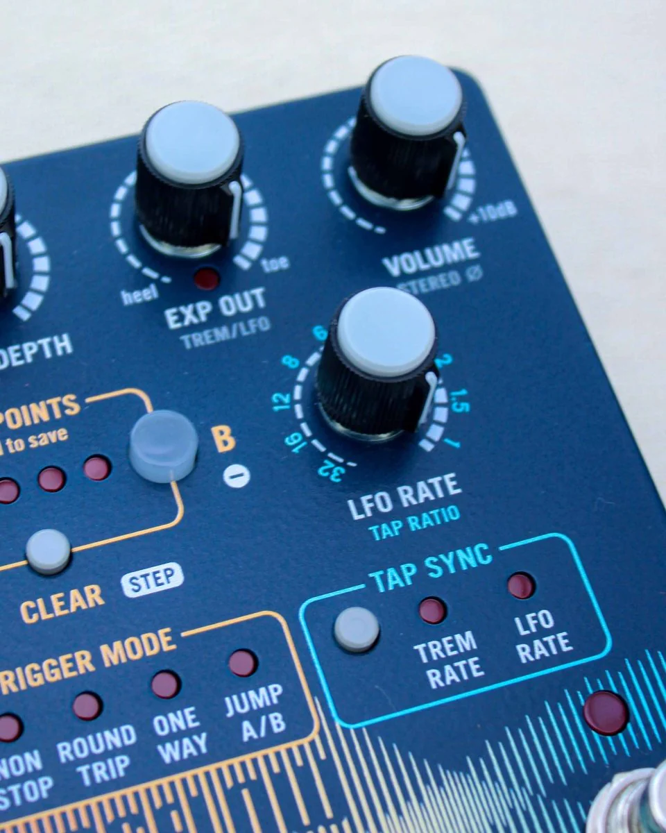 Intrepid Audio Crossflow Modulating Stereo Tremolo & Expression Controller FX Pedal - Image 6